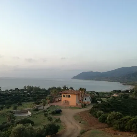 Punta Moros מלון Tertenìa